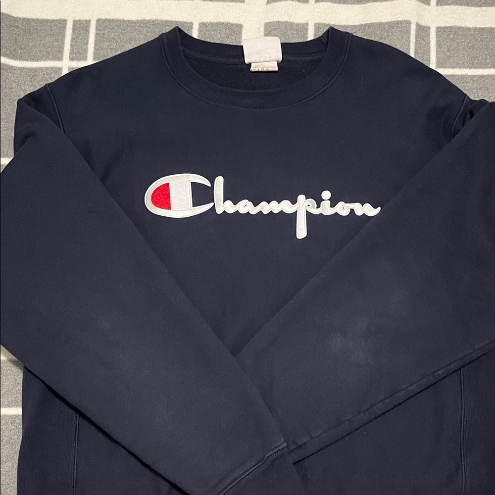 Vintage Champion Men's Dark Blue Crewneck Sweater